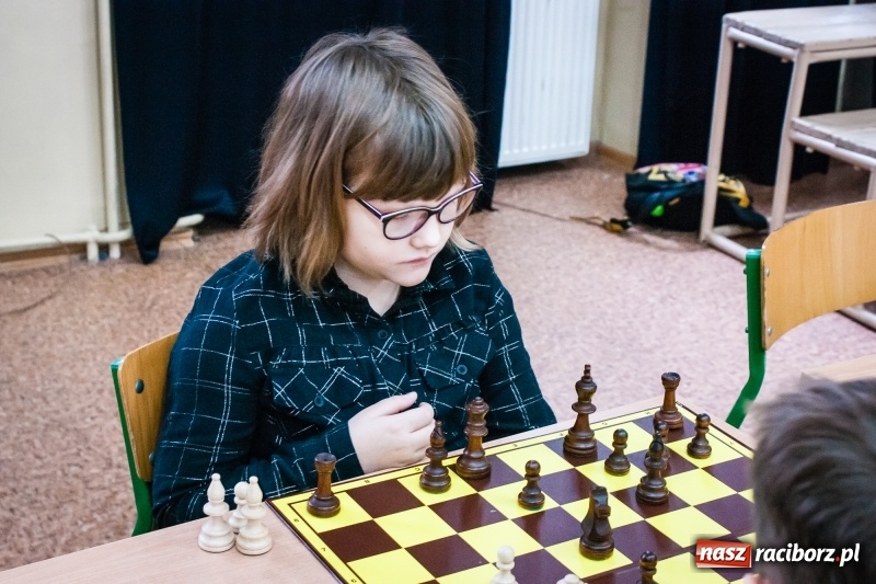 Zdjęcie w galerii na portalu naszraciborz.pl: XVI powiatowy turniej szachowy w SP 4 wiadomości z regionu