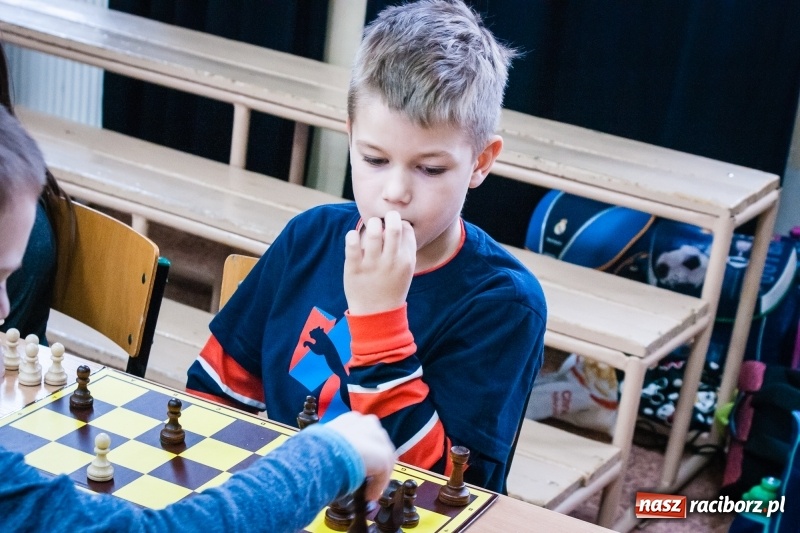 Zdjęcie w galerii na portalu naszraciborz.pl: XVI powiatowy turniej szachowy w SP 4 wiadomości z regionu