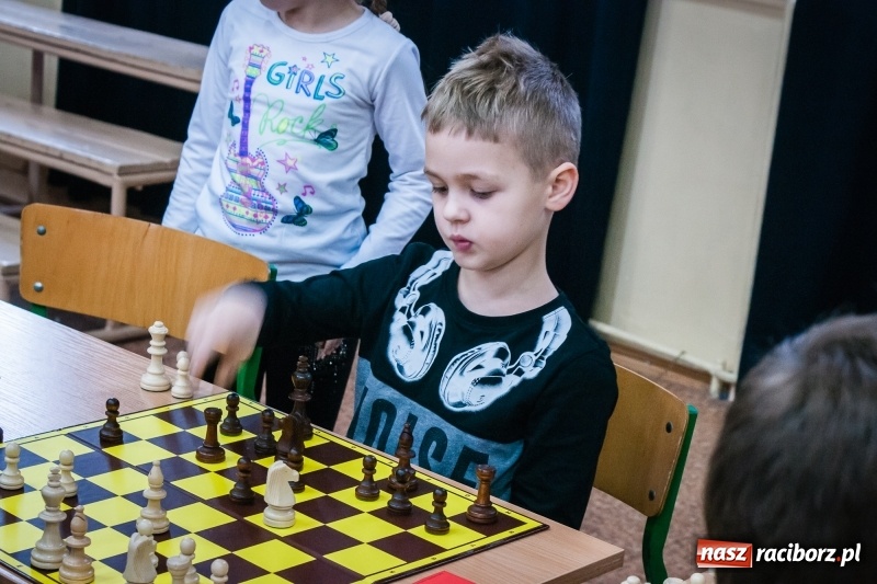 Zdjęcie w galerii na portalu naszraciborz.pl: XVI powiatowy turniej szachowy w SP 4 wiadomości z regionu