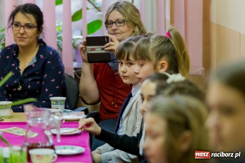 Zdjęcie w galerii na portalu naszraciborz.pl: Rozstrzygnięcie konkursu literackiego w Bibliotece Pedagogicznej w Raciborzu wiadomości z regionu