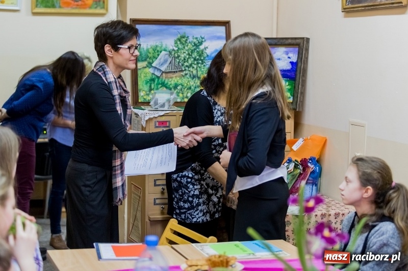 Zdjęcie w galerii na portalu naszraciborz.pl: Rozstrzygnięcie konkursu literackiego w Bibliotece Pedagogicznej w Raciborzu wiadomości z regionu