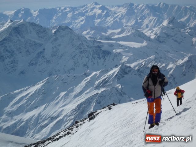 Zdjęcie w galerii na portalu naszraciborz.pl: Patryk Zabrzewski na Elbrusie wiadomości z regionu