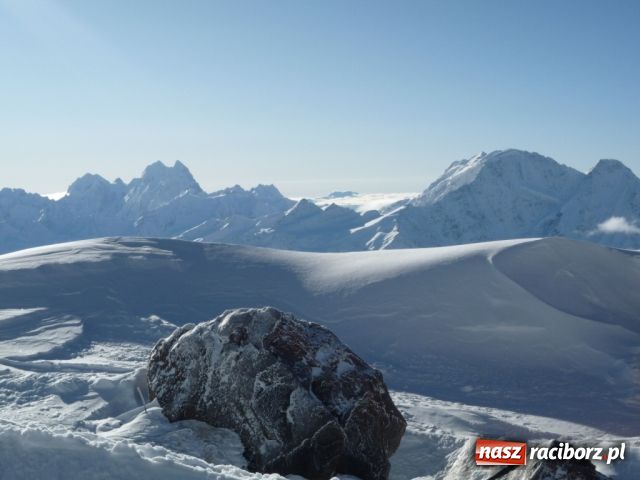 Zdjęcie w galerii na portalu naszraciborz.pl: Patryk Zabrzewski na Elbrusie wiadomości z regionu