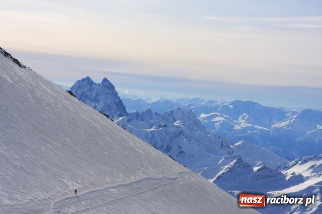 Zdjęcie w galerii na portalu naszraciborz.pl: Patryk Zabrzewski na Elbrusie wiadomości z regionu