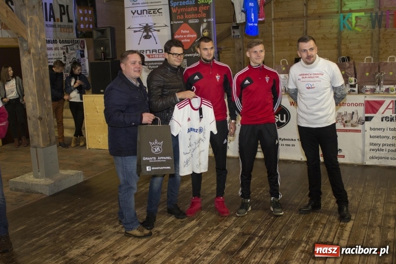 Zdjęcie w galerii na portalu naszraciborz.pl: W Rudach grali dla Kewina wiadomości z regionu