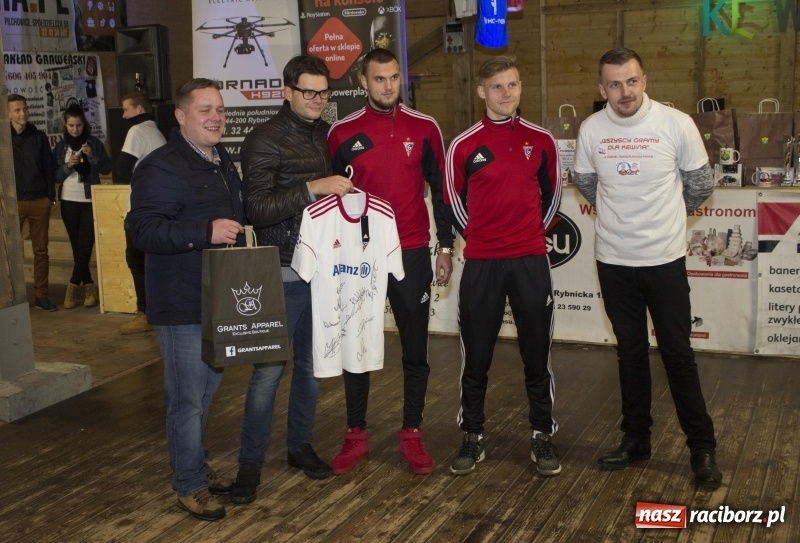 Zdjęcie w galerii na portalu naszraciborz.pl: W Rudach grali dla Kewina wiadomości z regionu