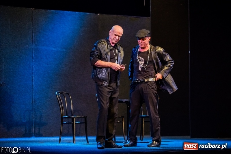 Zdjęcie w galerii na portalu naszraciborz.pl: Wszystko o mężczyznach na deskach sceny RCK wiadomości z regionu