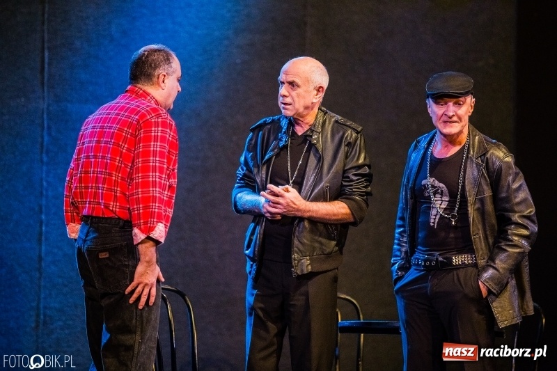Zdjęcie w galerii na portalu naszraciborz.pl: Wszystko o mężczyznach na deskach sceny RCK wiadomości z regionu