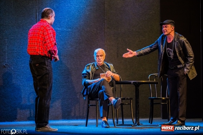 Zdjęcie w galerii na portalu naszraciborz.pl: Wszystko o mężczyznach na deskach sceny RCK wiadomości z regionu