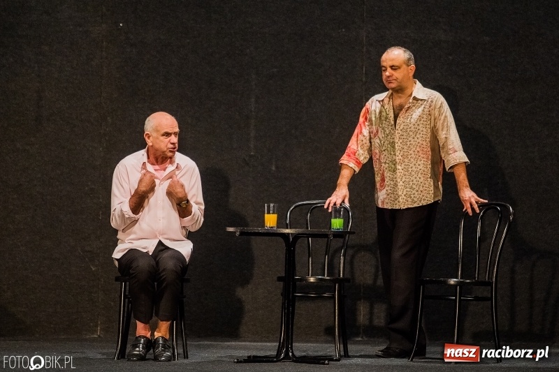 Zdjęcie w galerii na portalu naszraciborz.pl: Wszystko o mężczyznach na deskach sceny RCK wiadomości z regionu