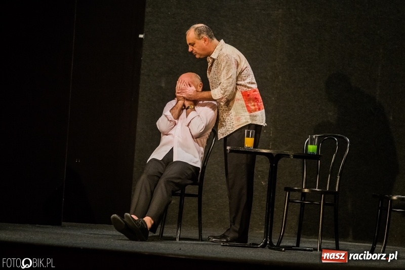 Zdjęcie w galerii na portalu naszraciborz.pl: Wszystko o mężczyznach na deskach sceny RCK wiadomości z regionu