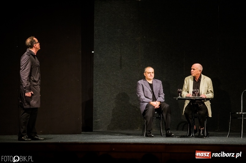 Zdjęcie w galerii na portalu naszraciborz.pl: Wszystko o mężczyznach na deskach sceny RCK wiadomości z regionu