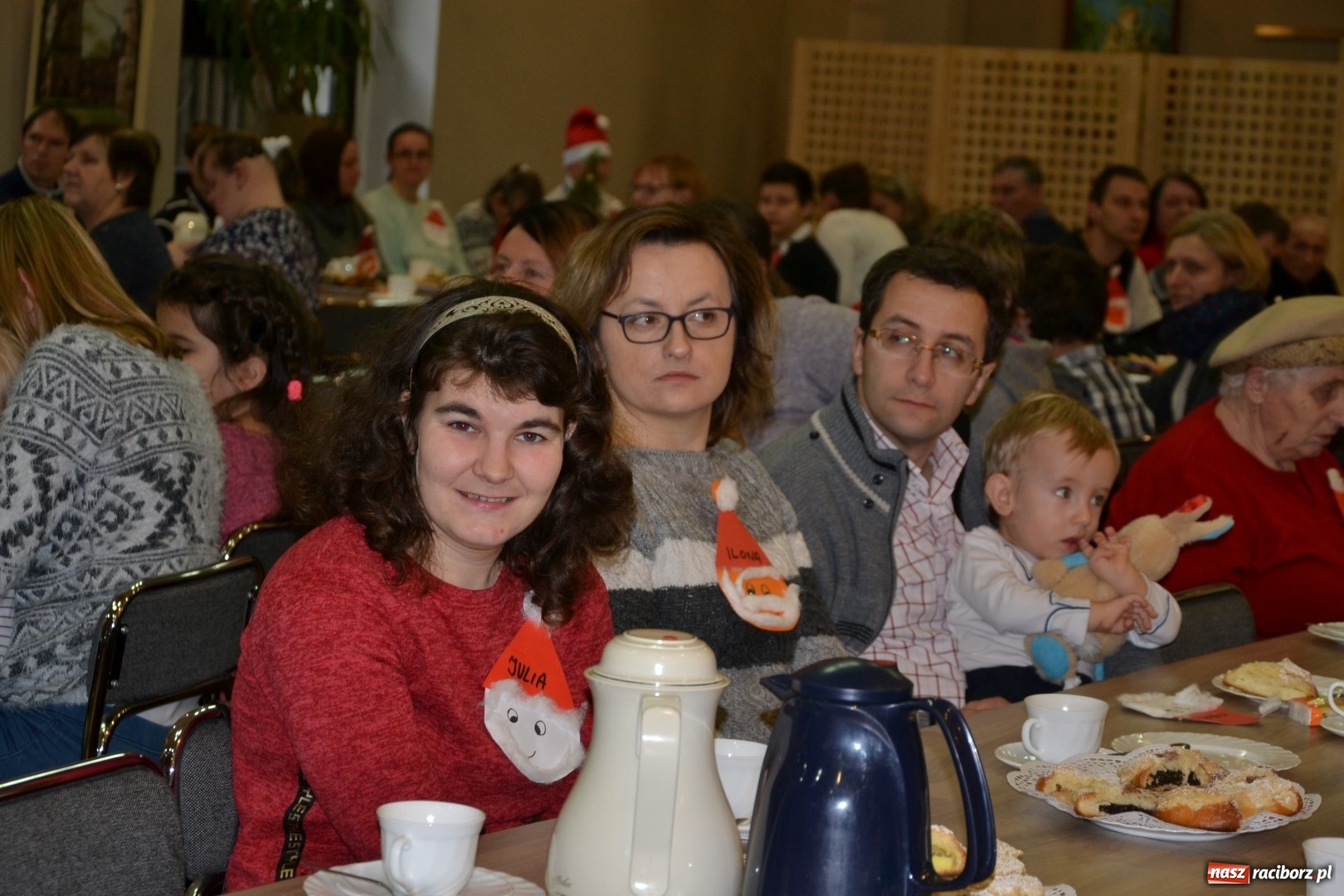 Zdjęcie w galerii na portalu naszraciborz.pl: Święty Mikołaj z workiem pełnym prezentów wiadomości z regionu