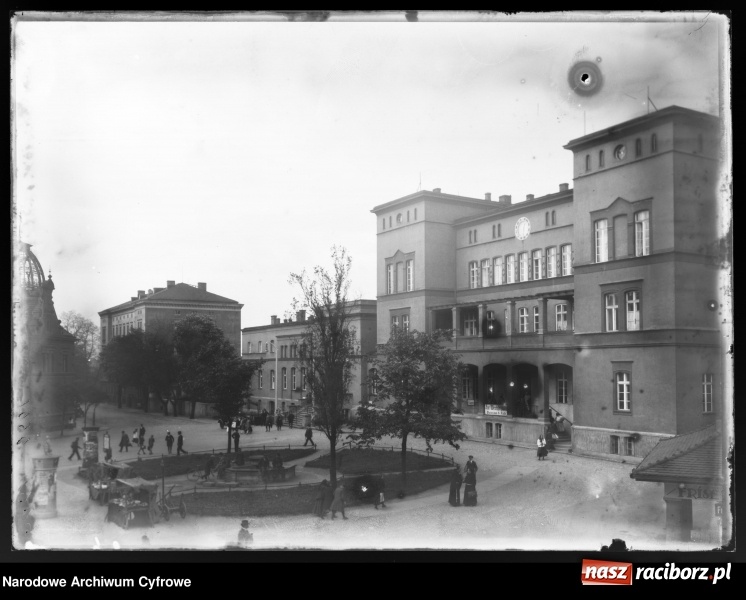 Zdjęcie w galerii na portalu naszraciborz.pl: Od małej uliczki do wielkiej arterii. Kolej żelazna odmieniła Racibórz wiadomości z regionu