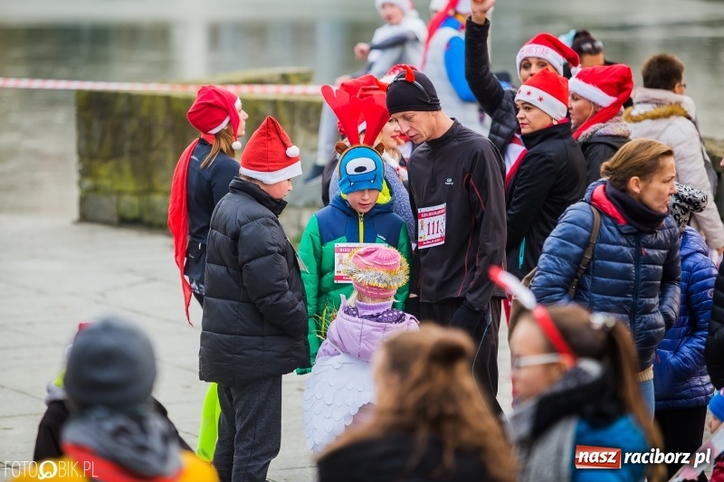 Zdjęcie w galerii na portalu naszraciborz.pl: Bieg Mikołajkowy w Parku im. Miasta Roth wiadomości z regionu