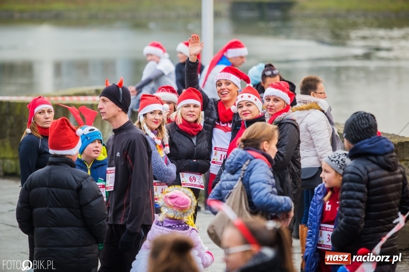 Zdjęcie w galerii na portalu naszraciborz.pl: Bieg Mikołajkowy w Parku im. Miasta Roth wiadomości z regionu