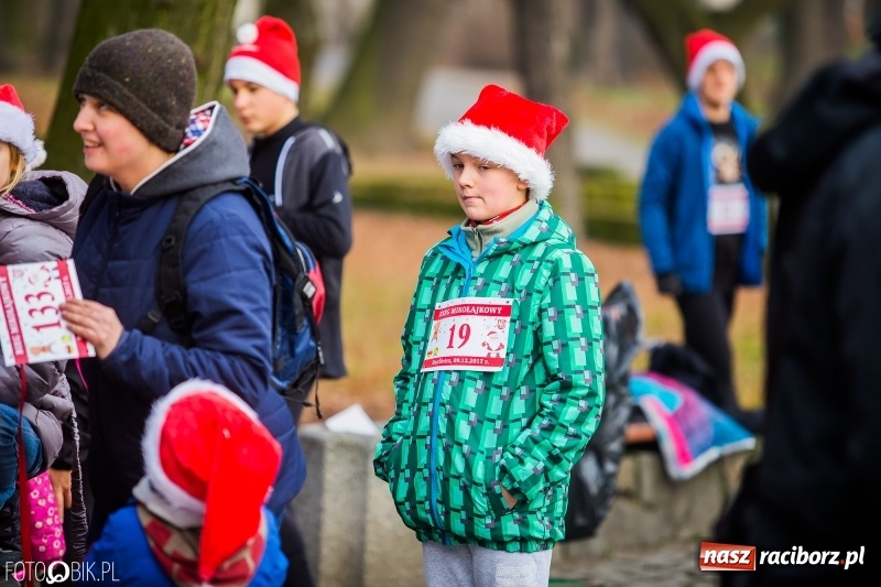 Zdjęcie w galerii na portalu naszraciborz.pl: Bieg Mikołajkowy w Parku im. Miasta Roth wiadomości z regionu