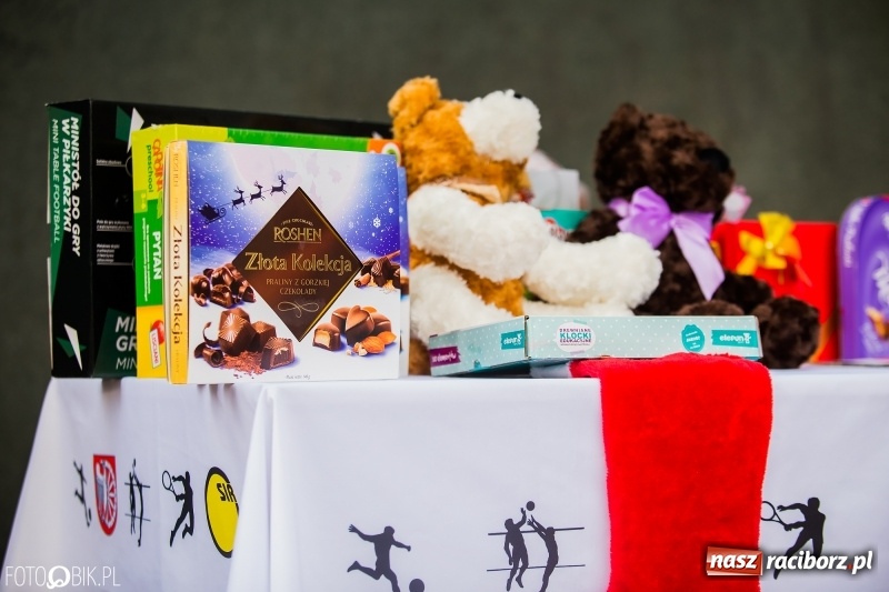 Zdjęcie w galerii na portalu naszraciborz.pl: Bieg Mikołajkowy w Parku im. Miasta Roth wiadomości z regionu