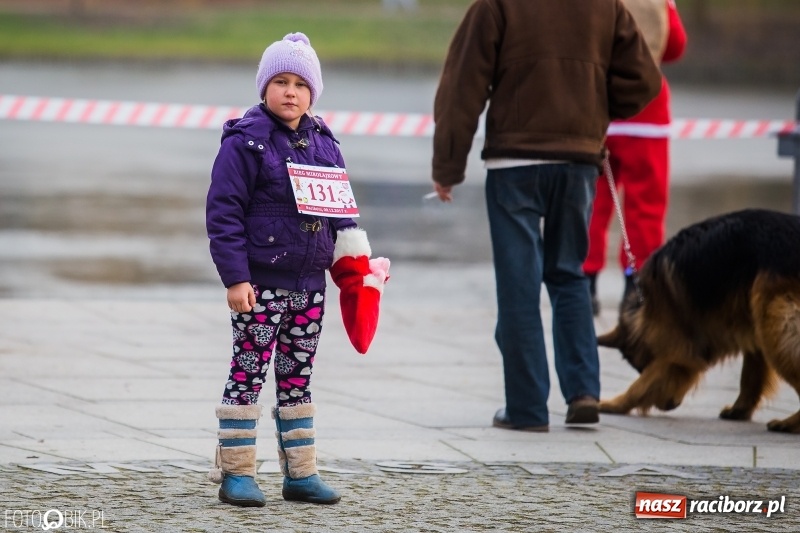 Zdjęcie w galerii na portalu naszraciborz.pl: Bieg Mikołajkowy w Parku im. Miasta Roth wiadomości z regionu