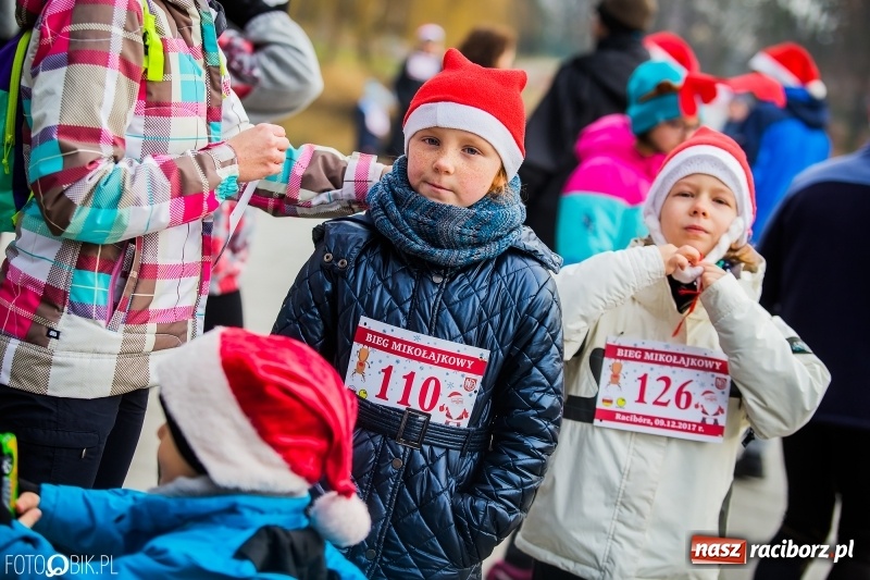 Zdjęcie w galerii na portalu naszraciborz.pl: Bieg Mikołajkowy w Parku im. Miasta Roth wiadomości z regionu