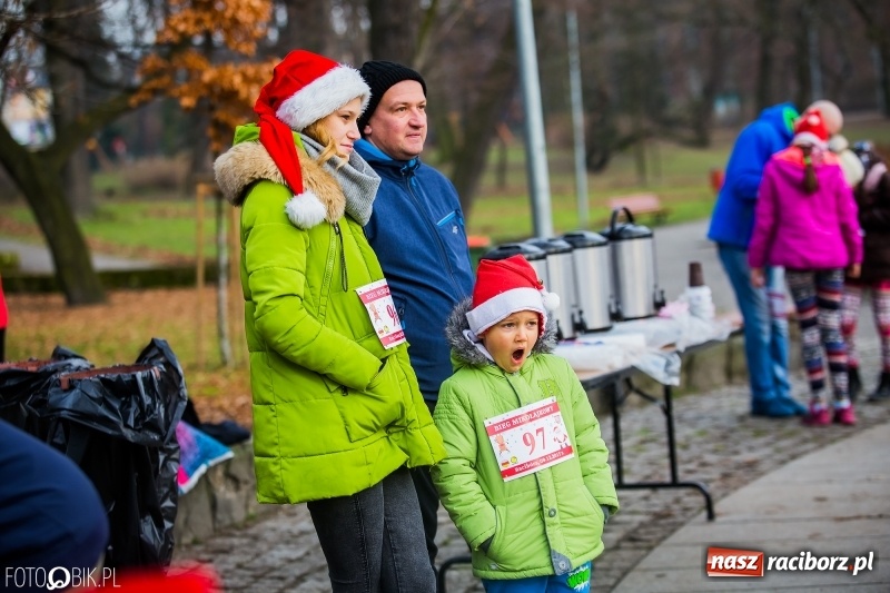 Zdjęcie w galerii na portalu naszraciborz.pl: Bieg Mikołajkowy w Parku im. Miasta Roth wiadomości z regionu