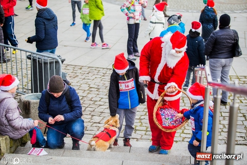 Zdjęcie w galerii na portalu naszraciborz.pl: Bieg Mikołajkowy w Parku im. Miasta Roth wiadomości z regionu
