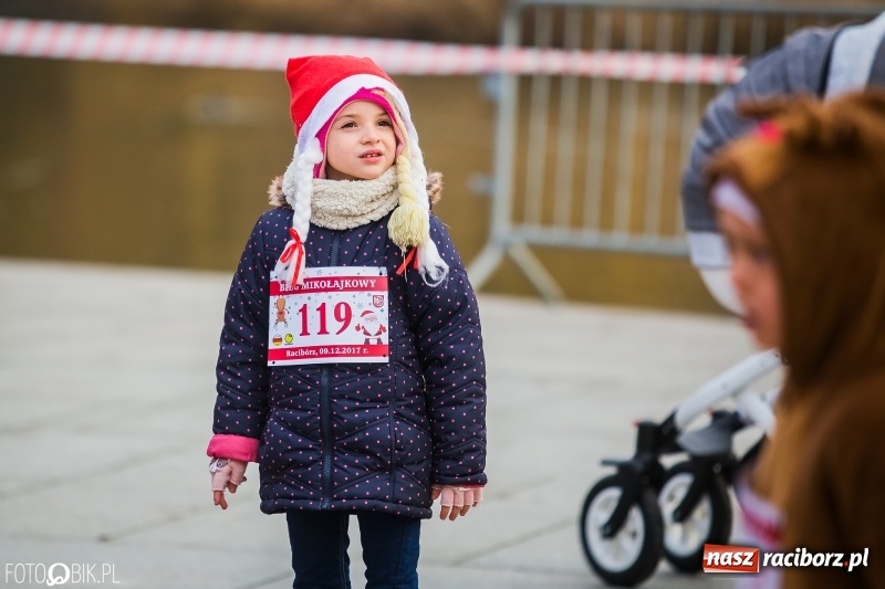 Zdjęcie w galerii na portalu naszraciborz.pl: Bieg Mikołajkowy w Parku im. Miasta Roth wiadomości z regionu