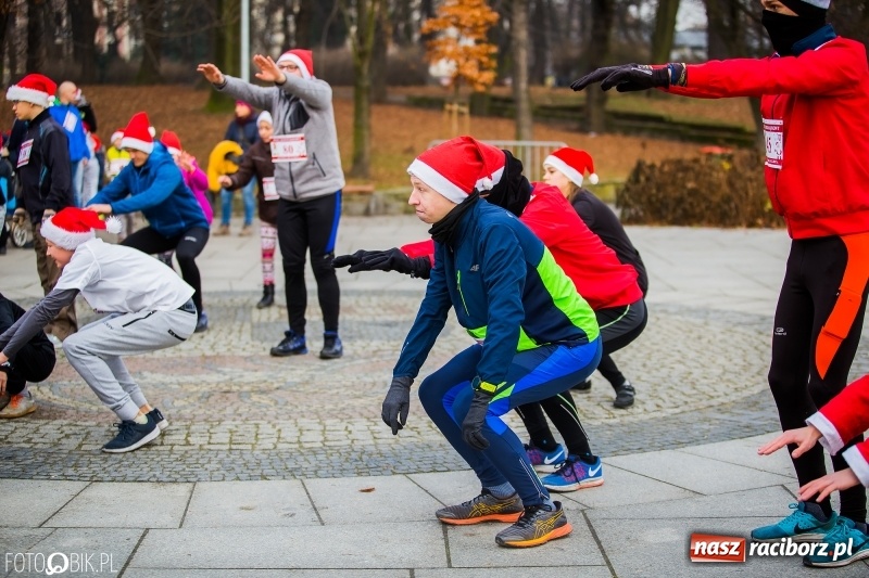 Zdjęcie w galerii na portalu naszraciborz.pl: Bieg Mikołajkowy w Parku im. Miasta Roth wiadomości z regionu
