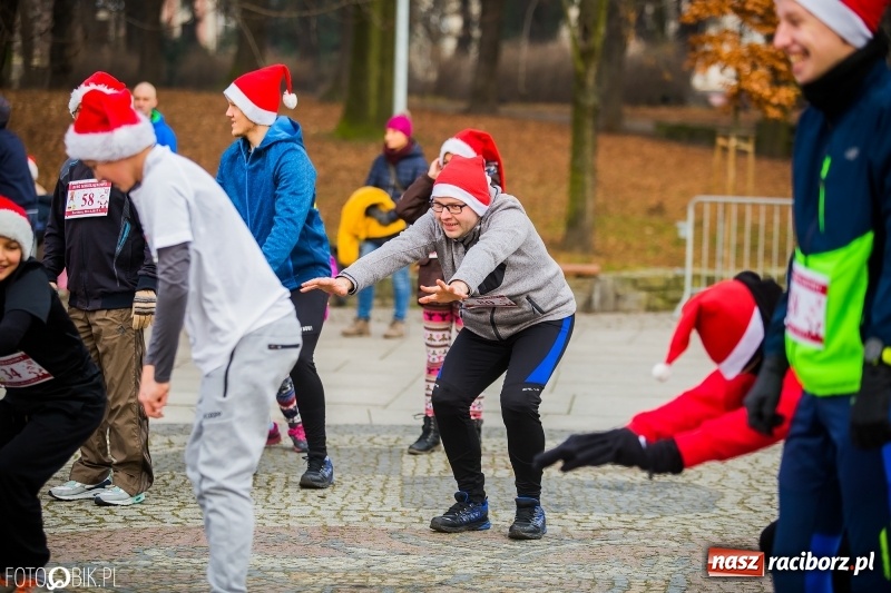 Zdjęcie w galerii na portalu naszraciborz.pl: Bieg Mikołajkowy w Parku im. Miasta Roth wiadomości z regionu