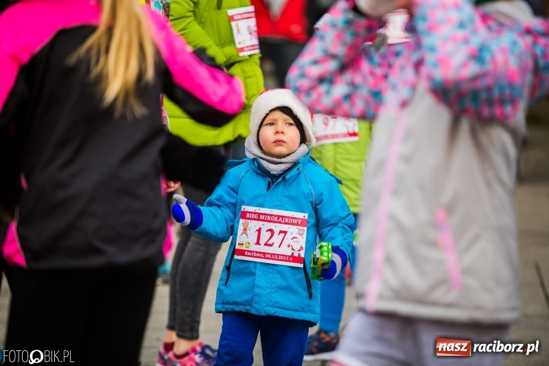 Zdjęcie w galerii na portalu naszraciborz.pl: Bieg Mikołajkowy w Parku im. Miasta Roth wiadomości z regionu