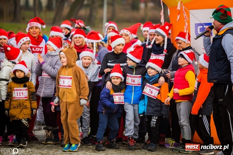 Zdjęcie w galerii na portalu naszraciborz.pl: Bieg Mikołajkowy w Parku im. Miasta Roth wiadomości z regionu