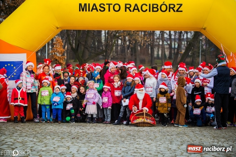 Zdjęcie w galerii na portalu naszraciborz.pl: Bieg Mikołajkowy w Parku im. Miasta Roth wiadomości z regionu