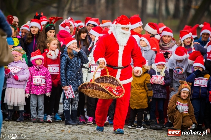 Zdjęcie w galerii na portalu naszraciborz.pl: Bieg Mikołajkowy w Parku im. Miasta Roth wiadomości z regionu