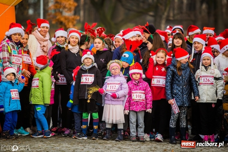 Zdjęcie w galerii na portalu naszraciborz.pl: Bieg Mikołajkowy w Parku im. Miasta Roth wiadomości z regionu