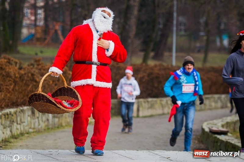 Zdjęcie w galerii na portalu naszraciborz.pl: Bieg Mikołajkowy w Parku im. Miasta Roth wiadomości z regionu