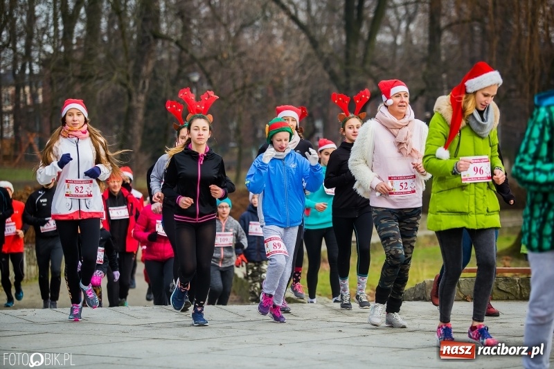 Zdjęcie w galerii na portalu naszraciborz.pl: Bieg Mikołajkowy w Parku im. Miasta Roth wiadomości z regionu