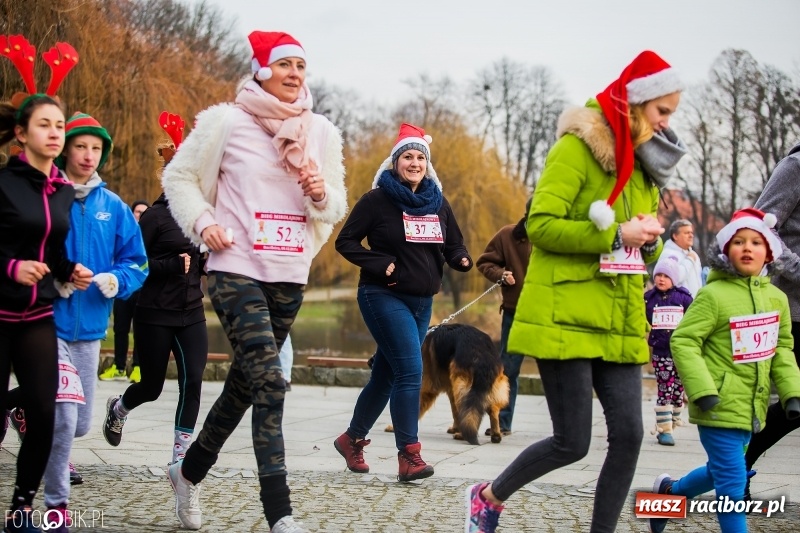Zdjęcie w galerii na portalu naszraciborz.pl: Bieg Mikołajkowy w Parku im. Miasta Roth wiadomości z regionu