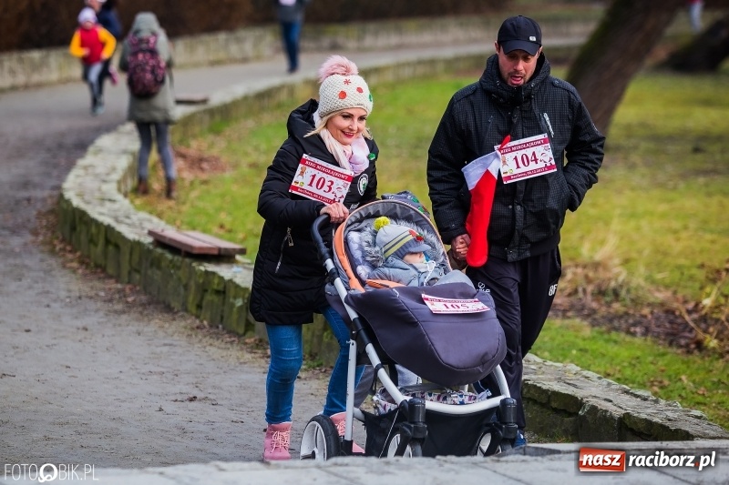 Zdjęcie w galerii na portalu naszraciborz.pl: Bieg Mikołajkowy w Parku im. Miasta Roth wiadomości z regionu