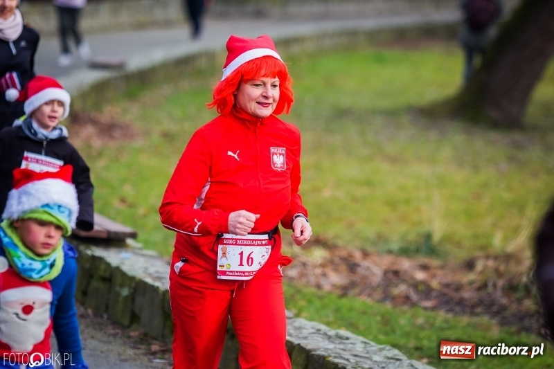 Zdjęcie w galerii na portalu naszraciborz.pl: Bieg Mikołajkowy w Parku im. Miasta Roth wiadomości z regionu