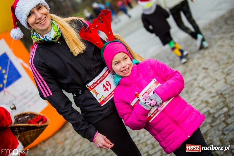 Zdjęcie w galerii na portalu naszraciborz.pl: Bieg Mikołajkowy w Parku im. Miasta Roth wiadomości z regionu