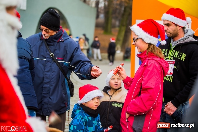 Zdjęcie w galerii na portalu naszraciborz.pl: Bieg Mikołajkowy w Parku im. Miasta Roth wiadomości z regionu