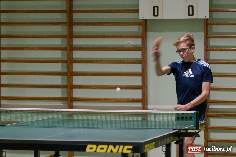 Zdjęcie w galerii na portalu naszraciborz.pl: Mikołajkowy turniej tenisa stołowego w Bojanowie wiadomości z regionu