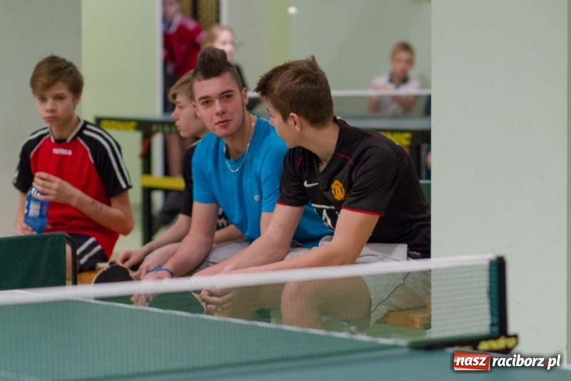 Zdjęcie w galerii na portalu naszraciborz.pl: Mikołajkowy turniej tenisa stołowego w Bojanowie wiadomości z regionu