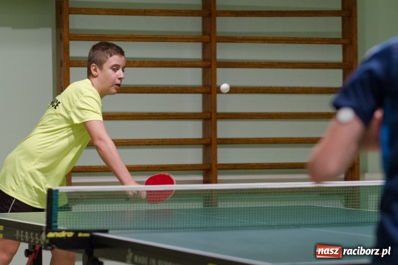 Zdjęcie w galerii na portalu naszraciborz.pl: Mikołajkowy turniej tenisa stołowego w Bojanowie wiadomości z regionu
