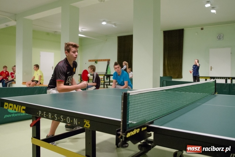 Zdjęcie w galerii na portalu naszraciborz.pl: Mikołajkowy turniej tenisa stołowego w Bojanowie wiadomości z regionu