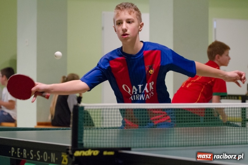 Zdjęcie w galerii na portalu naszraciborz.pl: Mikołajkowy turniej tenisa stołowego w Bojanowie wiadomości z regionu