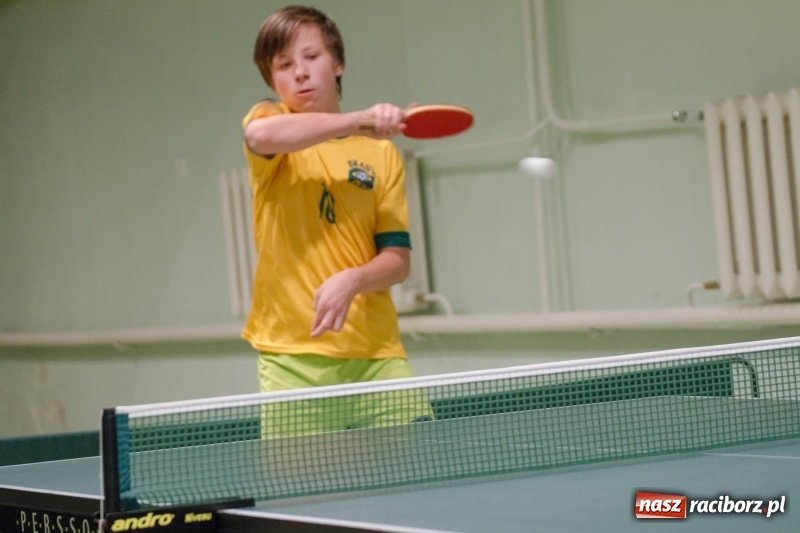 Zdjęcie w galerii na portalu naszraciborz.pl: Mikołajkowy turniej tenisa stołowego w Bojanowie wiadomości z regionu