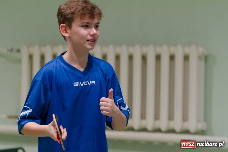 Zdjęcie w galerii na portalu naszraciborz.pl: Mikołajkowy turniej tenisa stołowego w Bojanowie wiadomości z regionu