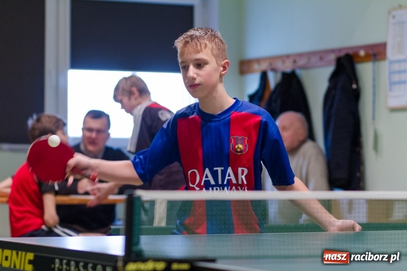 Zdjęcie w galerii na portalu naszraciborz.pl: Mikołajkowy turniej tenisa stołowego w Bojanowie wiadomości z regionu