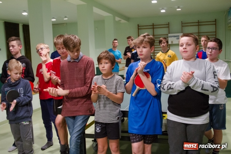 Zdjęcie w galerii na portalu naszraciborz.pl: Mikołajkowy turniej tenisa stołowego w Bojanowie wiadomości z regionu